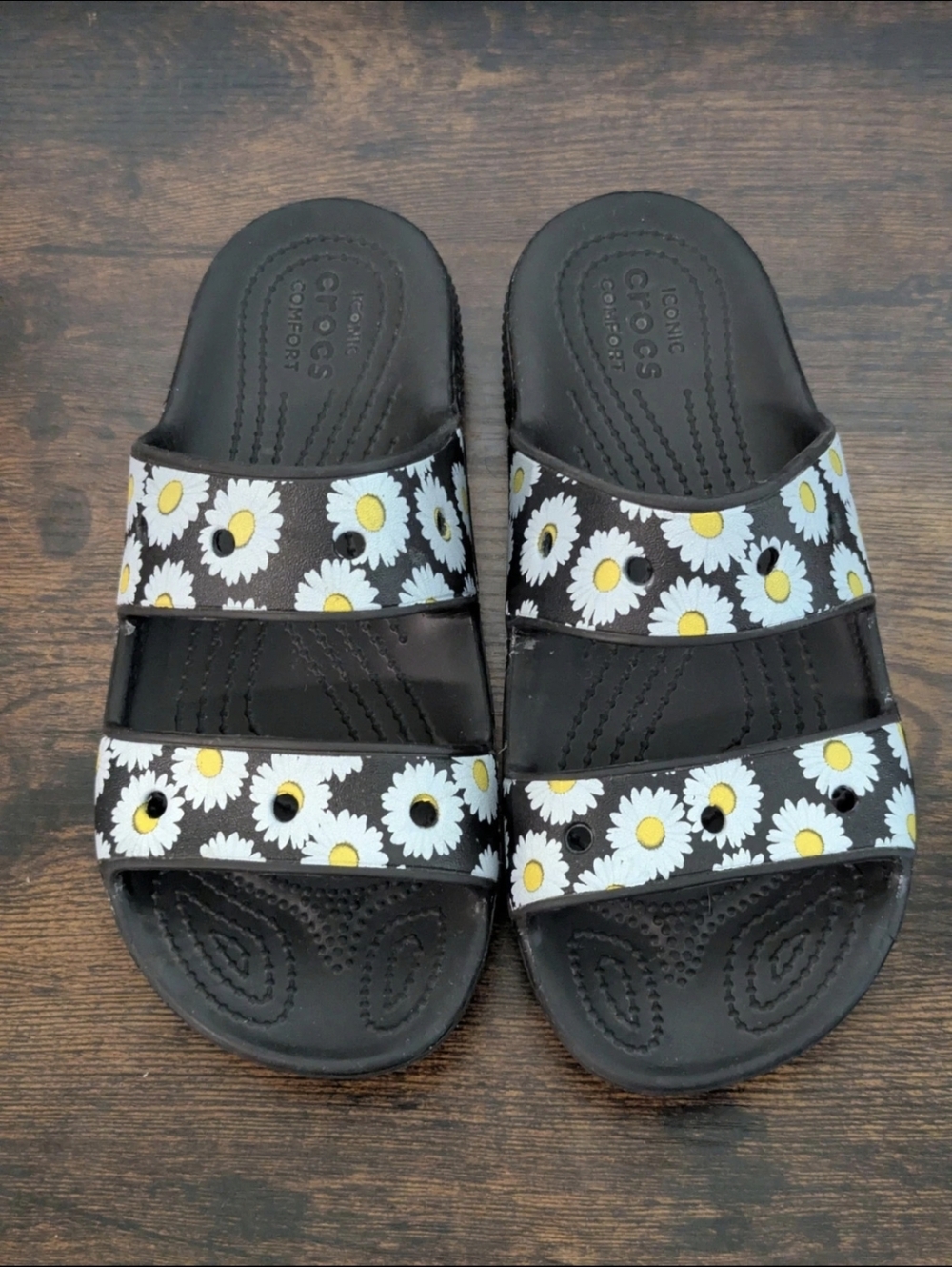 Crocs Daisy Sandals Size 6